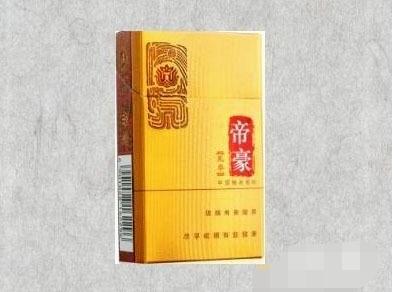 门外烟花爆竹-烟花爆竹门口有高压线可以吗